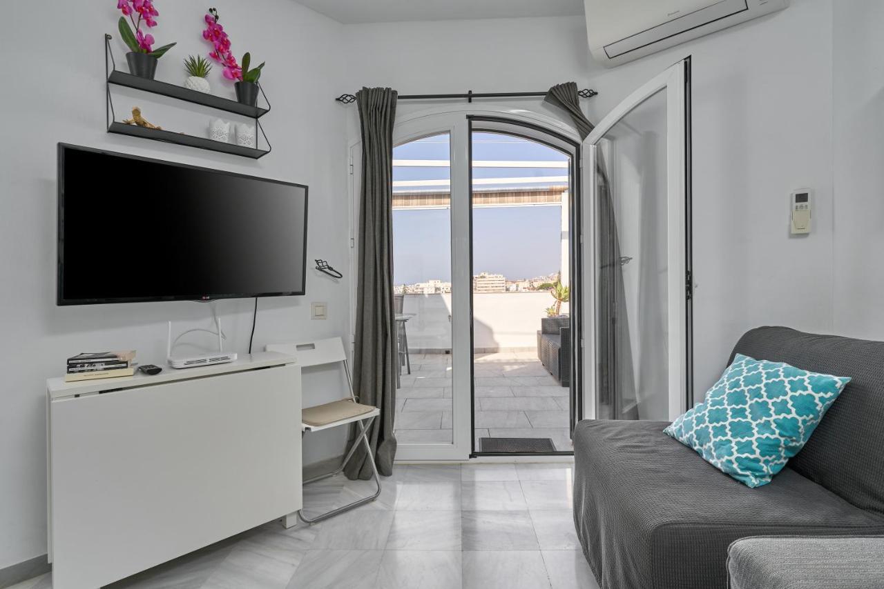 One Bedroom Penthouse เนร์คา ภายนอก รูปภาพ