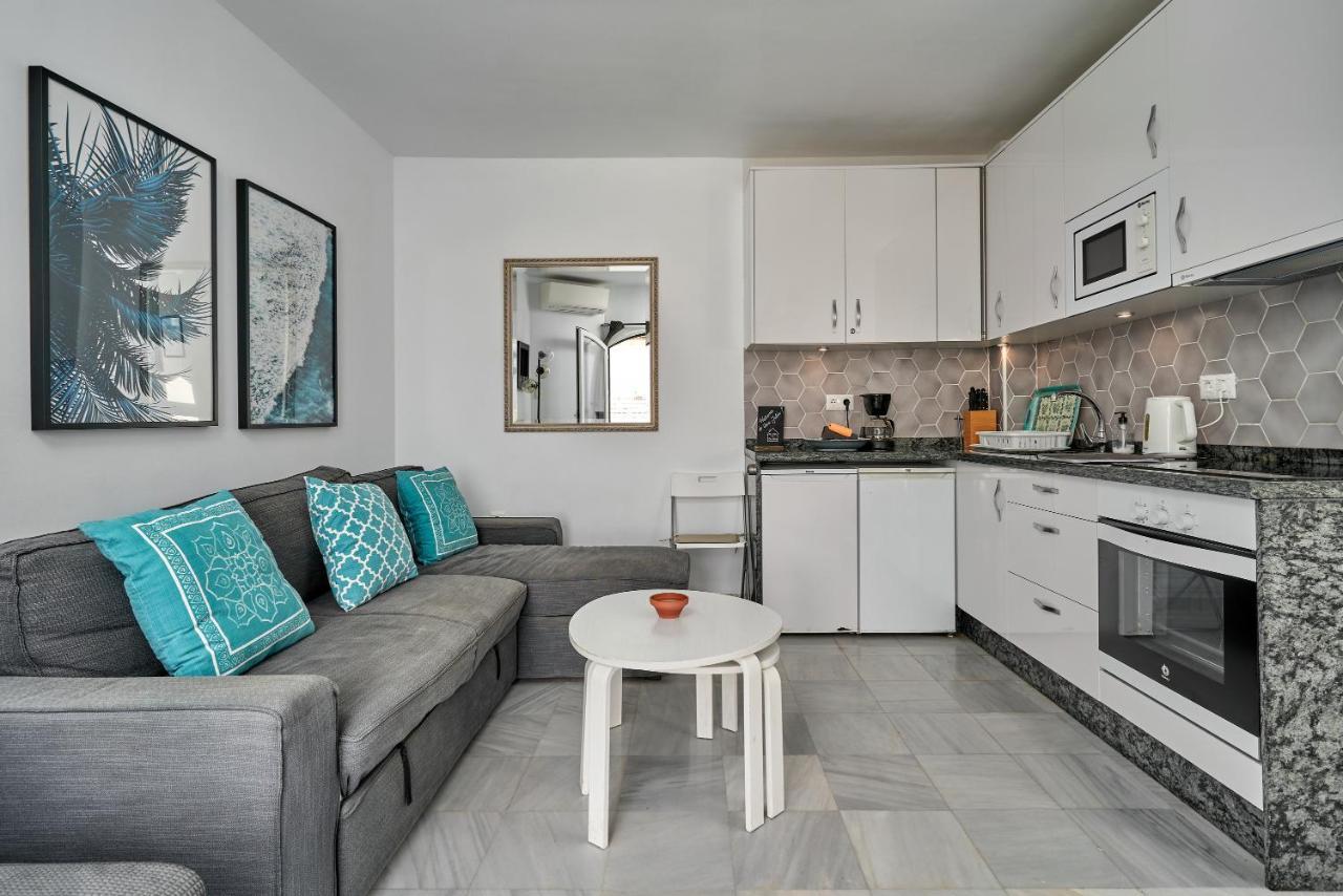 One Bedroom Penthouse เนร์คา ภายนอก รูปภาพ