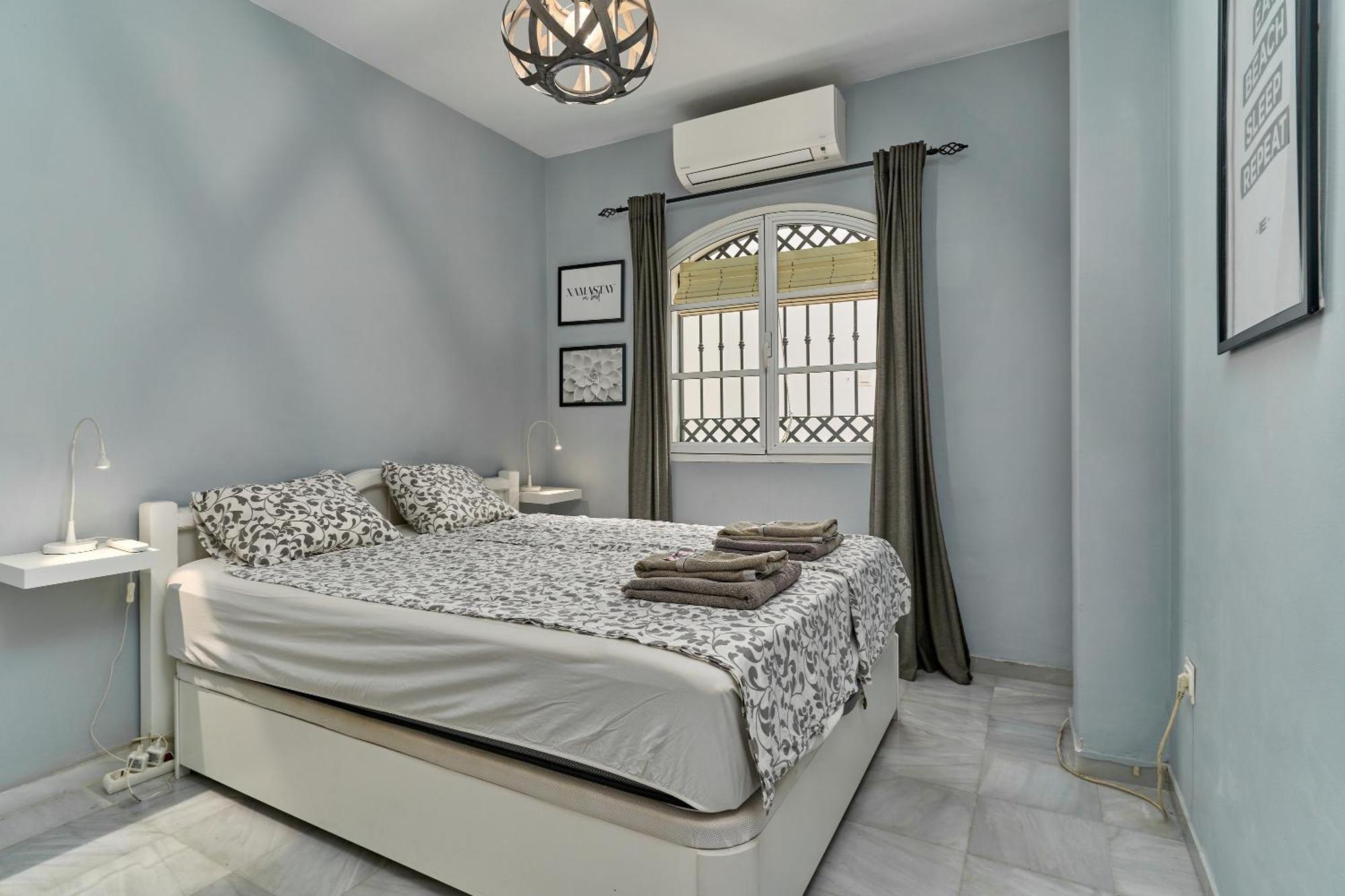 One Bedroom Penthouse เนร์คา ภายนอก รูปภาพ
